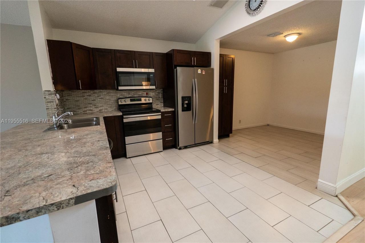 9936 W Daffodil Ln , Miramar, FL 33025 Photo