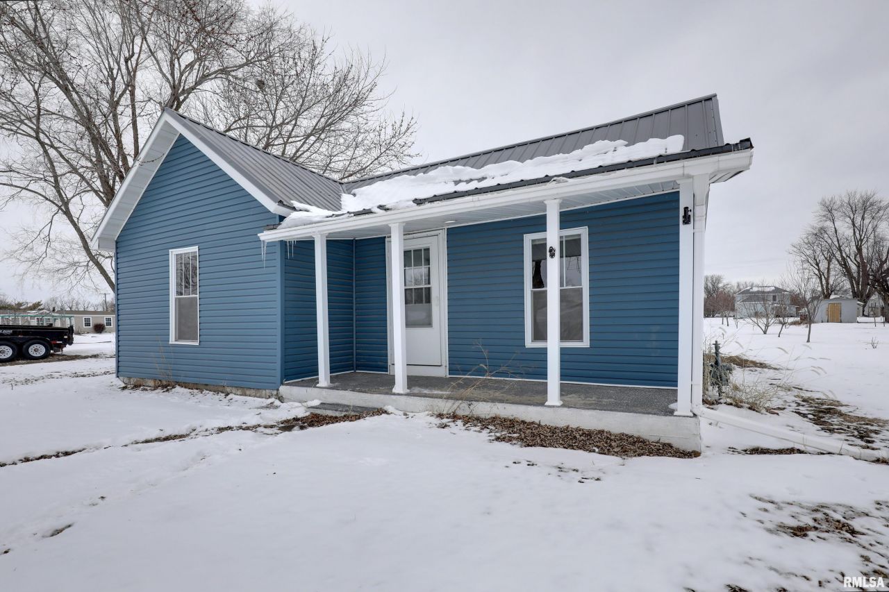 212 Adams Street, Coatsburg, IL 62325 Main Photo