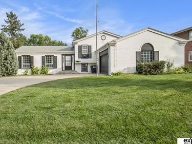 1615 S 136th Street, Omaha, NE 68144