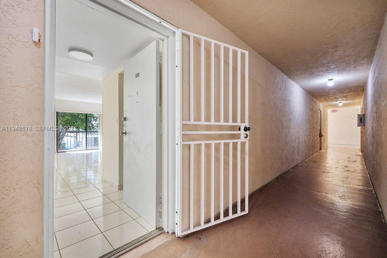 995 SW 84th Ave, Unit 223, Miami, FL 33144 Photo