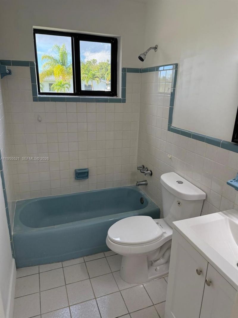 1270 North Dr, Miami, FL 33179 Photo