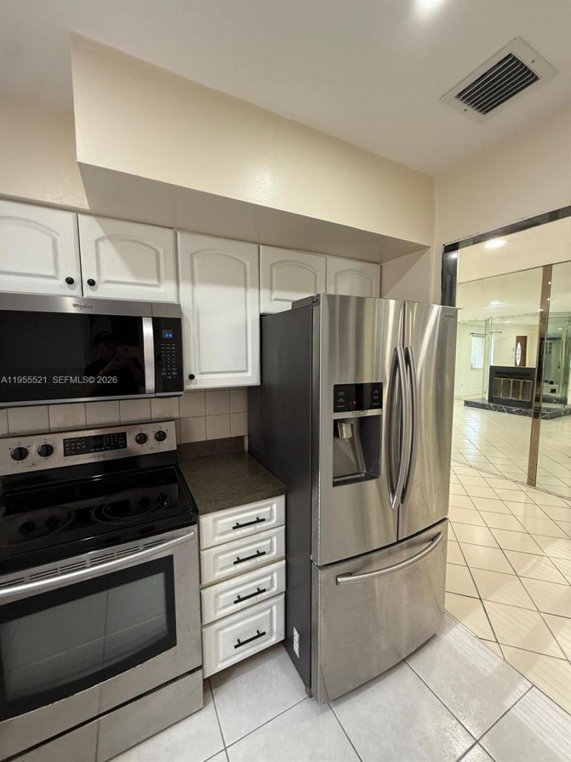 1270 North Dr, Miami, FL 33179 Photo