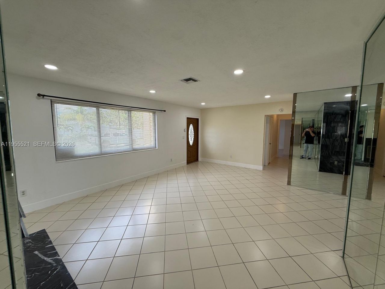 1270 North Dr, Miami, FL 33179 Photo