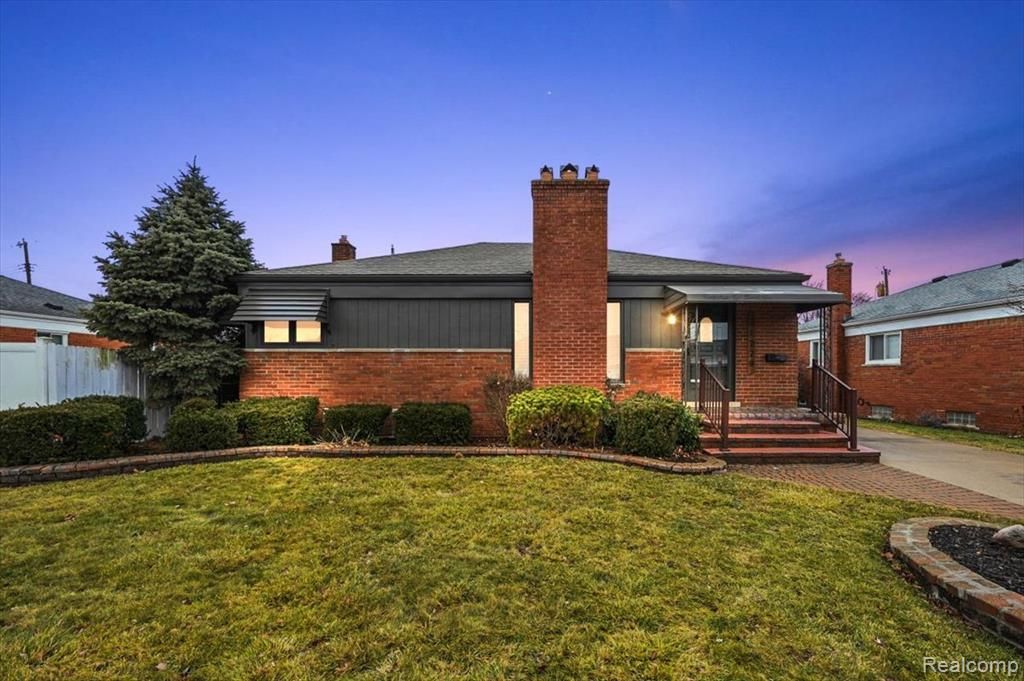 31229 Share Street, Saint Clair Shores, MI 48082 Main Photo