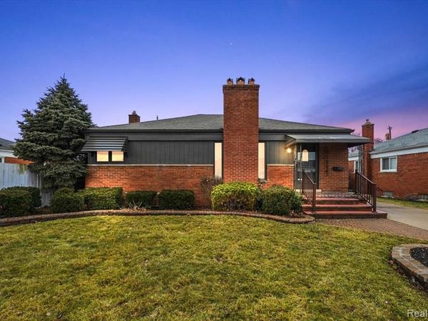 31229 Share Street, St. Clair Shores, MI 48082