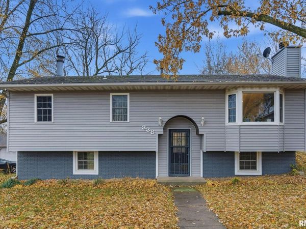 338 BENTON Street, Le Claire, IA 52753