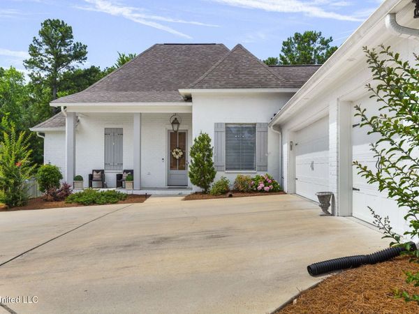 105 Camden Lake Circle, Madison, MS 39110