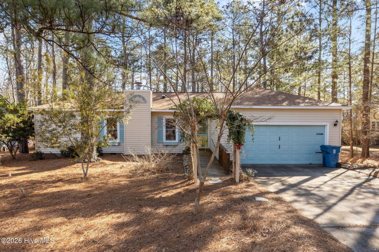 802 Black Swan Road, New Bern, NC 28560 Main Photo