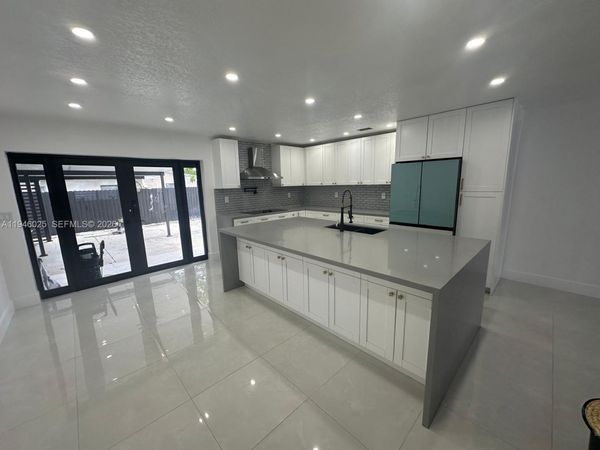 5150 E 9th Ln , Hialeah, FL 33013