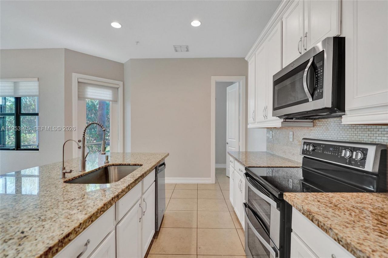 11353 SW 13th St, Pembroke Pines, FL 33025 Photo