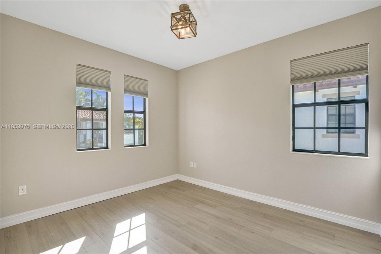 11353 SW 13th St, Pembroke Pines, FL 33025 Photo