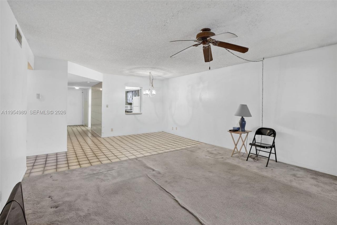 8523 Old Country Mnr, Unit 520, Davie, FL 33328 Photo