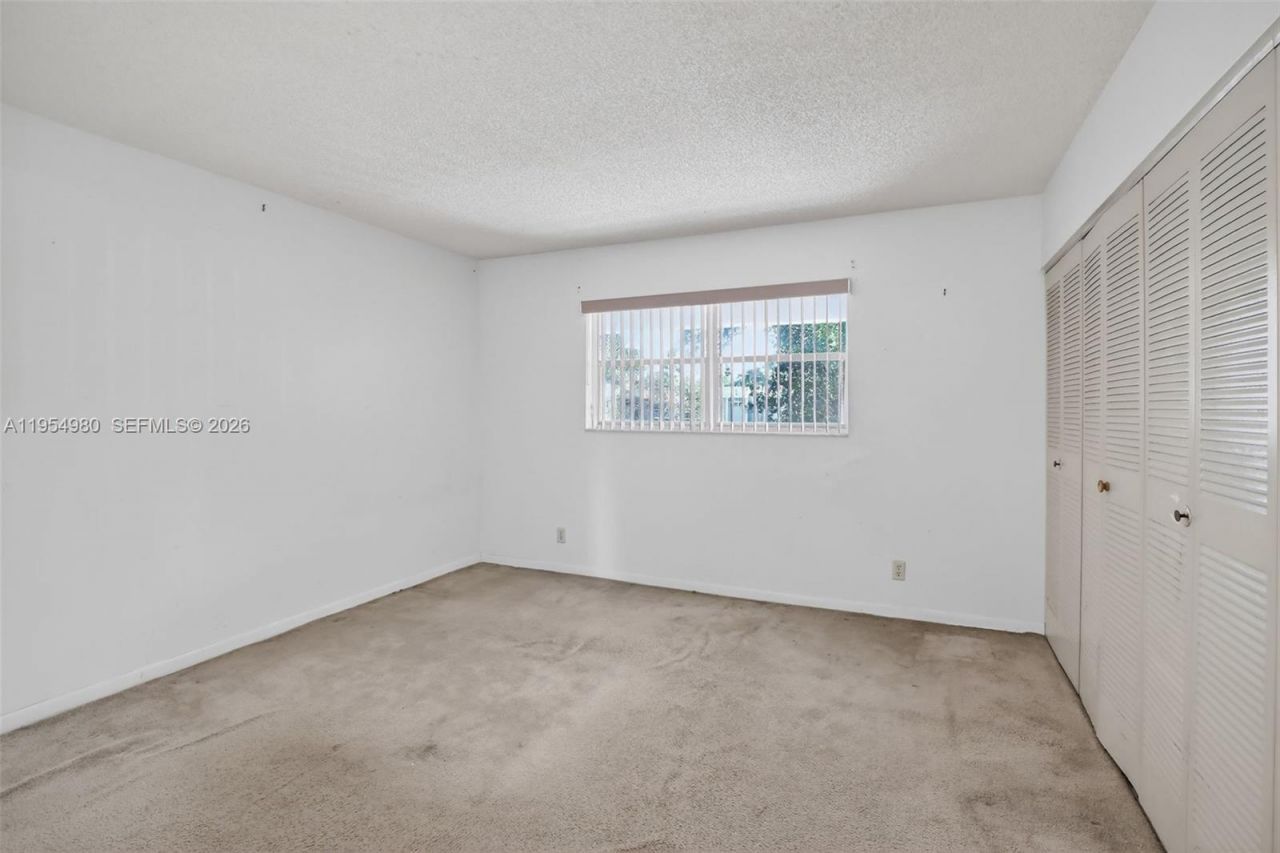 8523 Old Country Mnr, Unit 520, Davie, FL 33328 Photo