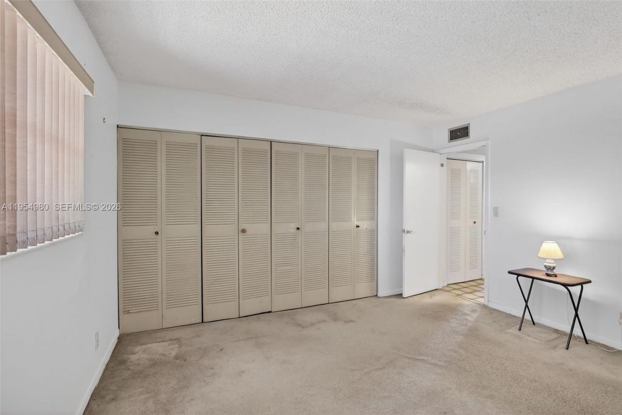 8523 Old Country Mnr, Unit 520, Davie, FL 33328 Photo