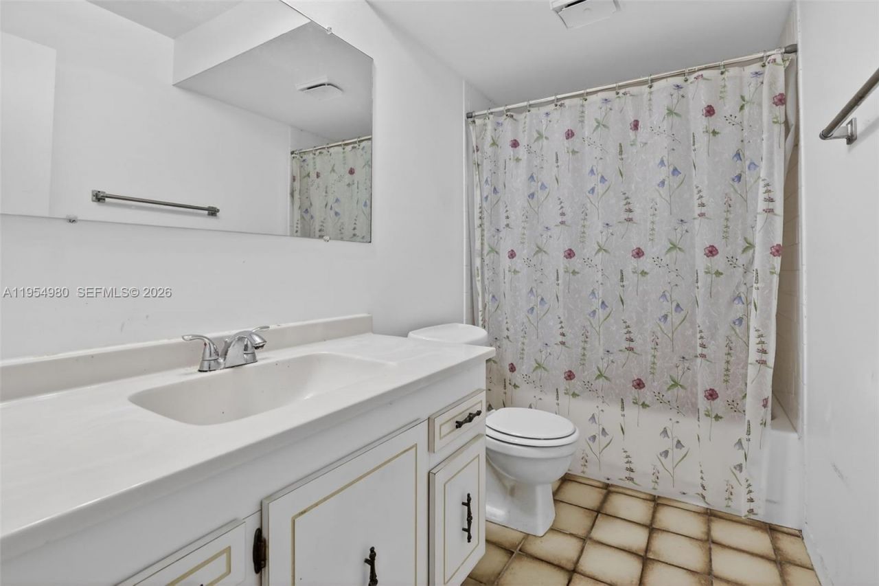 8523 Old Country Mnr, Unit 520, Davie, FL 33328 Photo