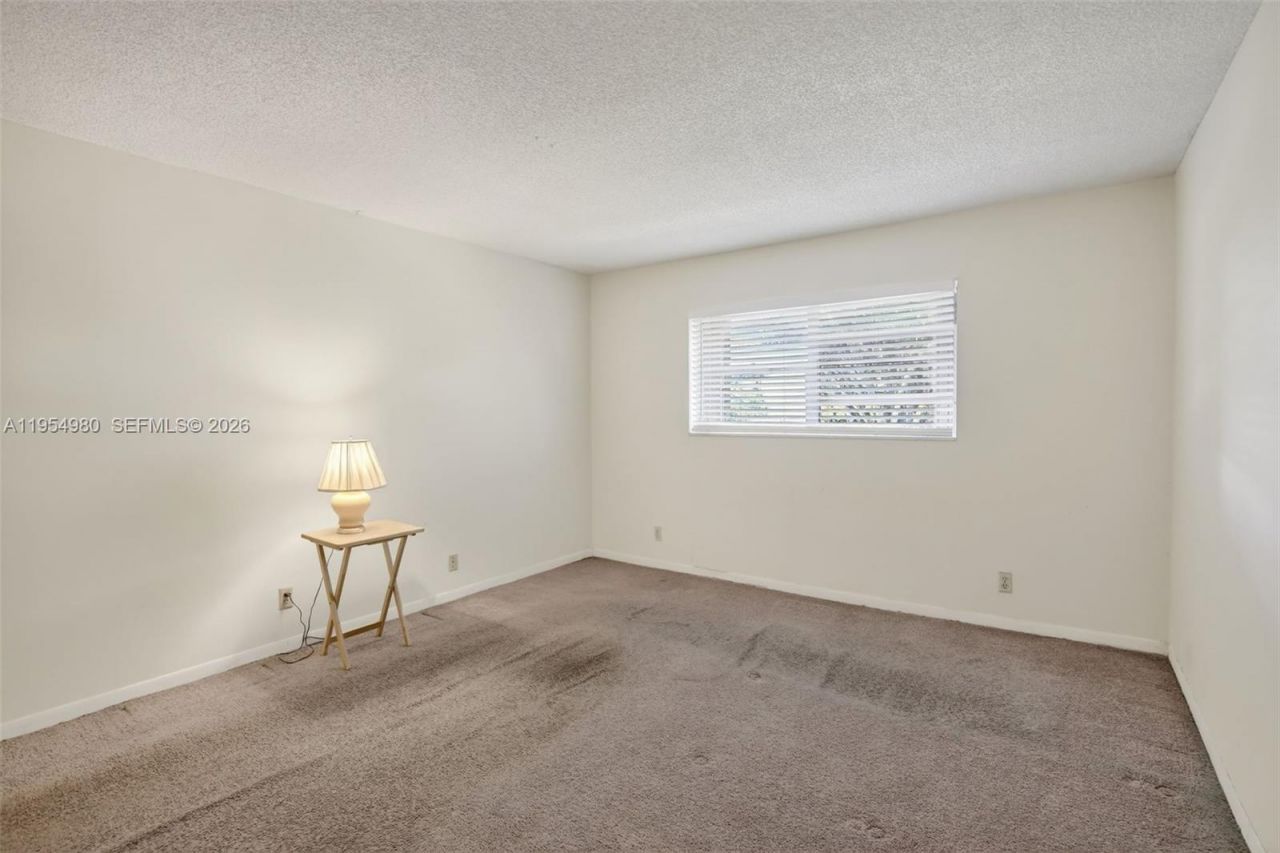 8523 Old Country Mnr, Unit 520, Davie, FL 33328 Photo