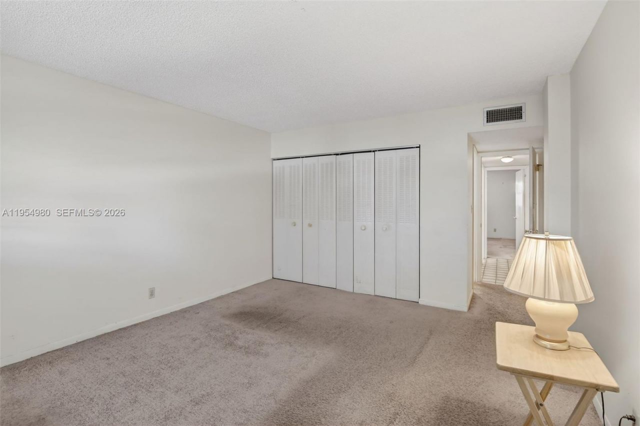 8523 Old Country Mnr, Unit 520, Davie, FL 33328 Photo