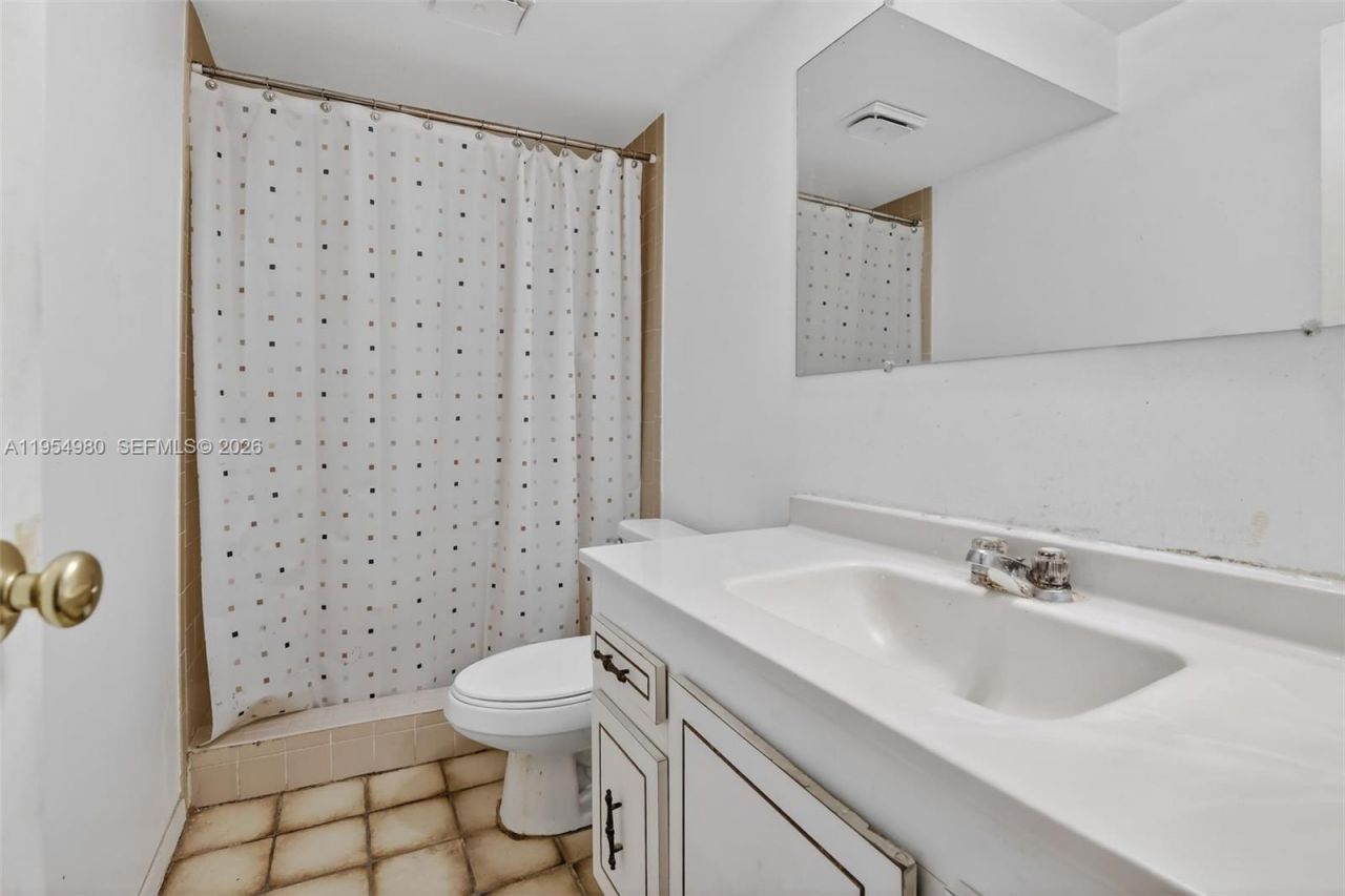 8523 Old Country Mnr, Unit 520, Davie, FL 33328 Photo