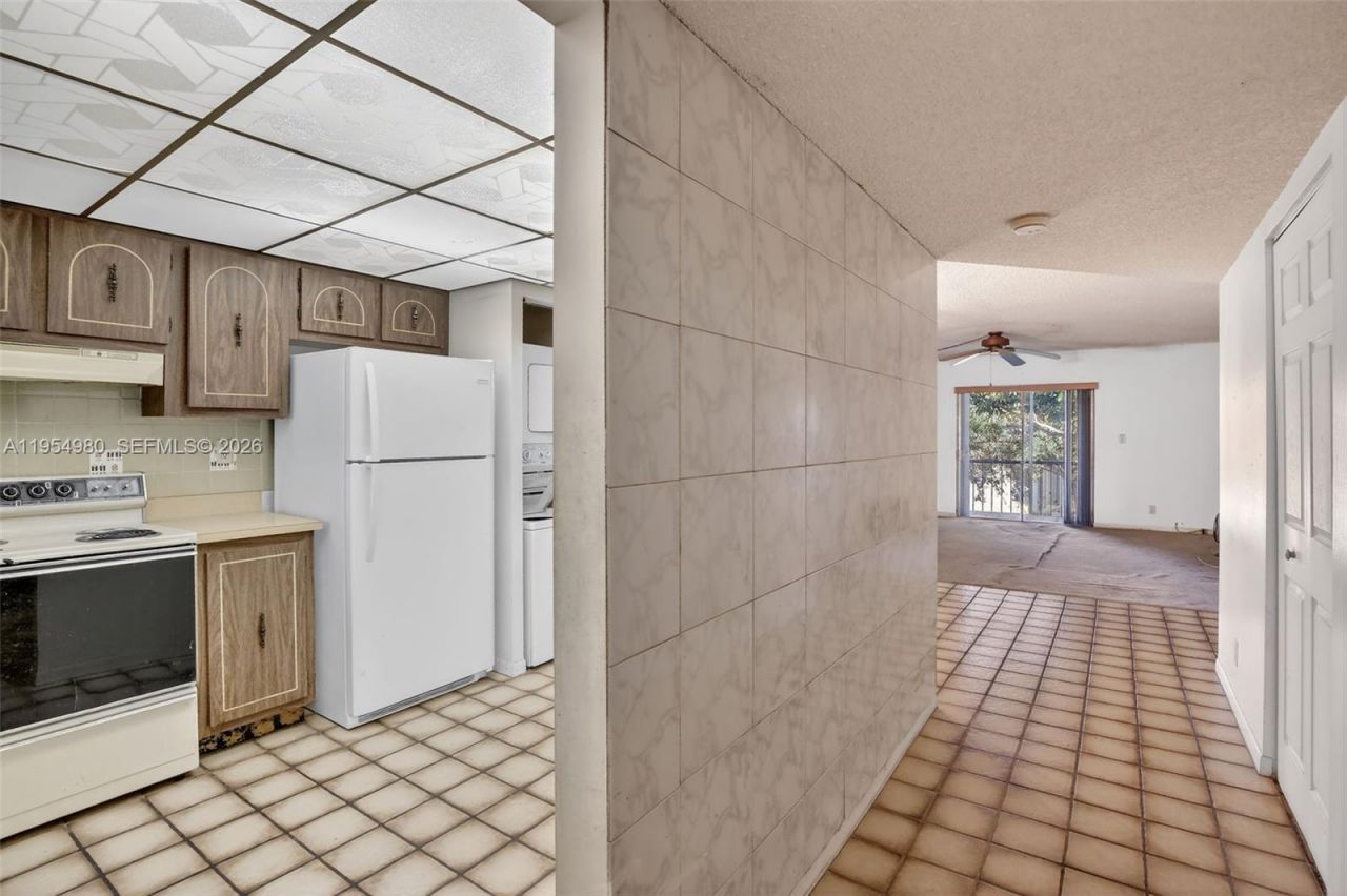 8523 Old Country Mnr, Unit 520, Davie, FL 33328 Photo