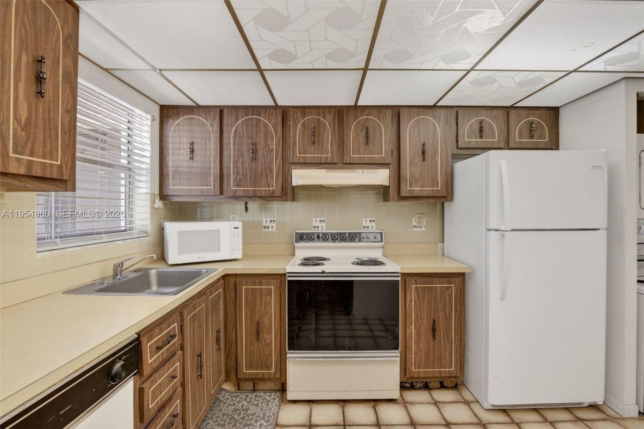 8523 Old Country Mnr, Unit 520, Davie, FL 33328 Photo