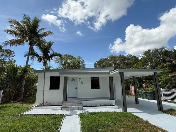 980 NE 146th St , North Miami, FL 33161