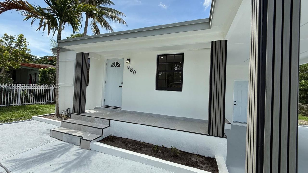 980 NE 146th St , North Miami, FL 33161 Photo