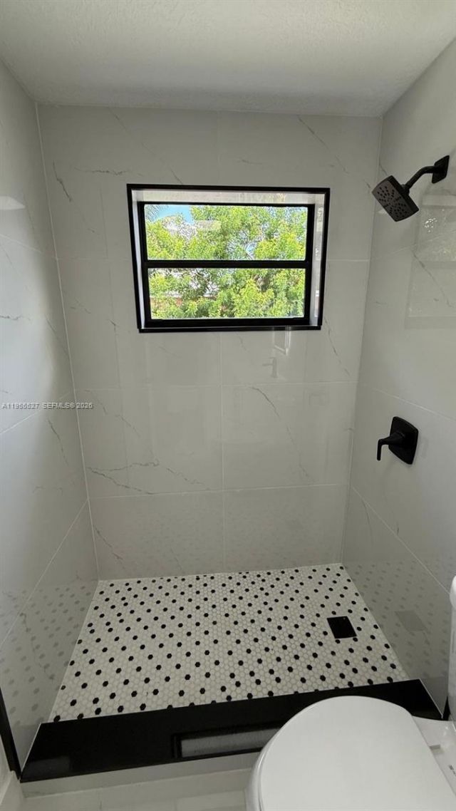 980 NE 146th St , North Miami, FL 33161 Photo