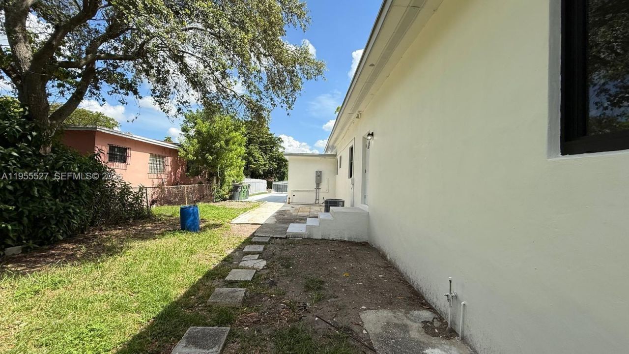 980 NE 146th St , North Miami, FL 33161 Photo