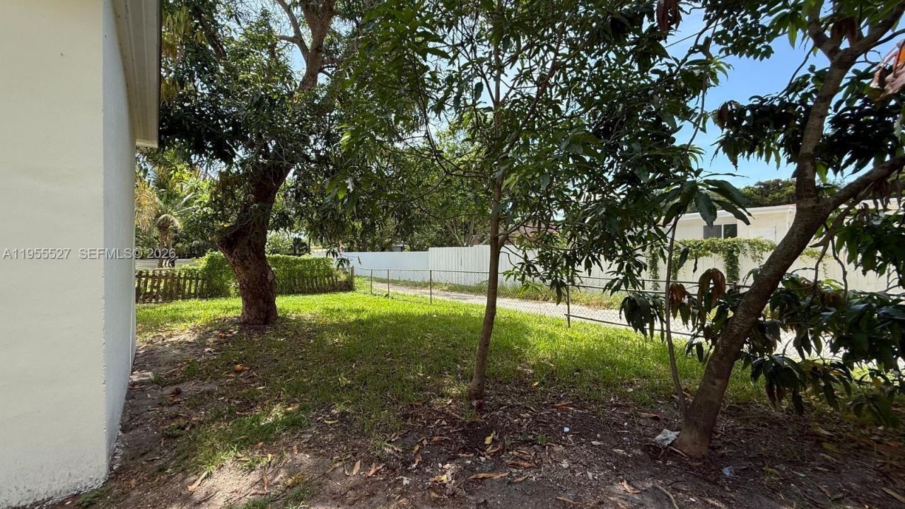 980 NE 146th St , North Miami, FL 33161 Photo