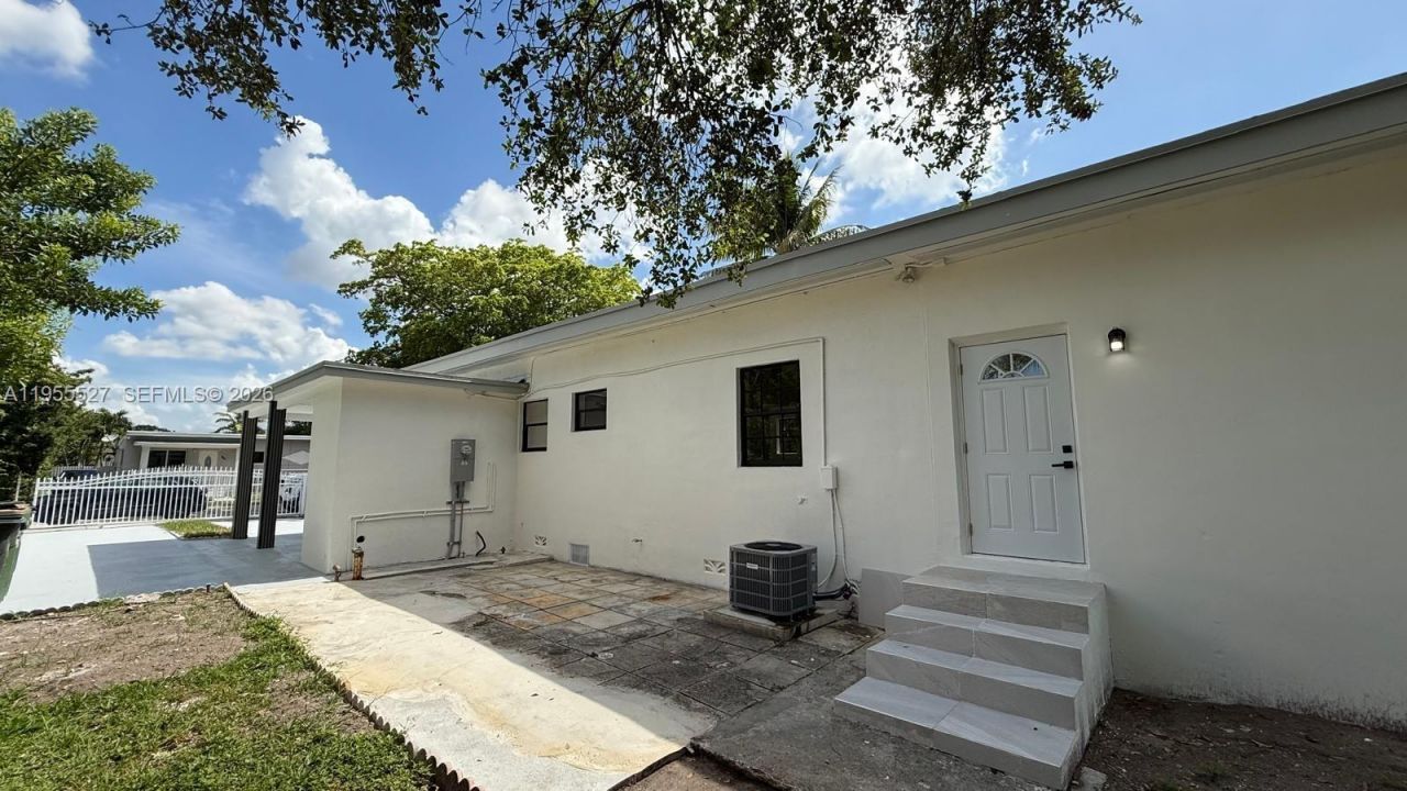 980 NE 146th St , North Miami, FL 33161 Photo