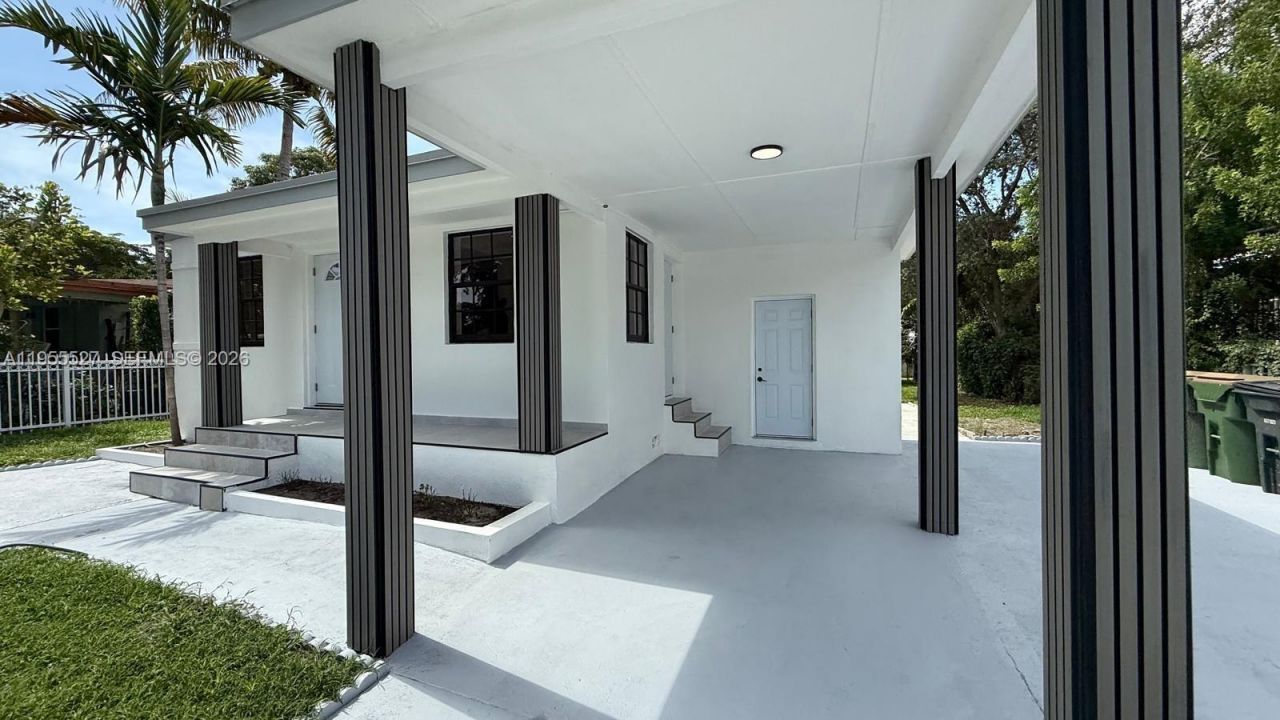 980 NE 146th St , North Miami, FL 33161 Photo