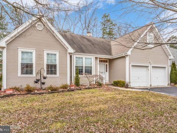 19 CROWN CIRCLE, LAKEWOOD, NJ 08701