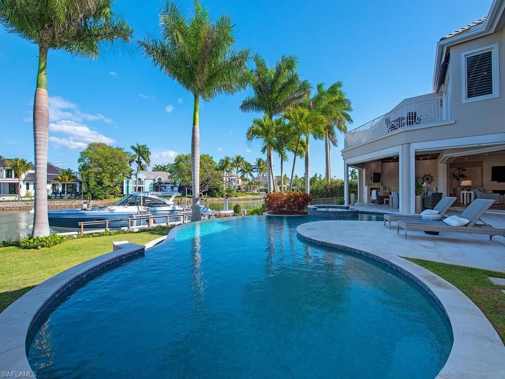 3243 Gin Ln, Naples, FL 34102 Photo