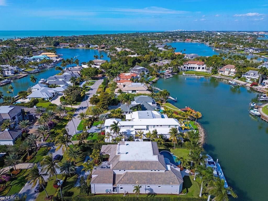 3243 Gin Ln, Naples, FL 34102 Photo