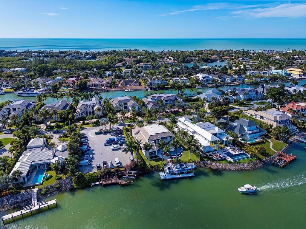 3243 Gin Ln, Naples, FL 34102 Photo