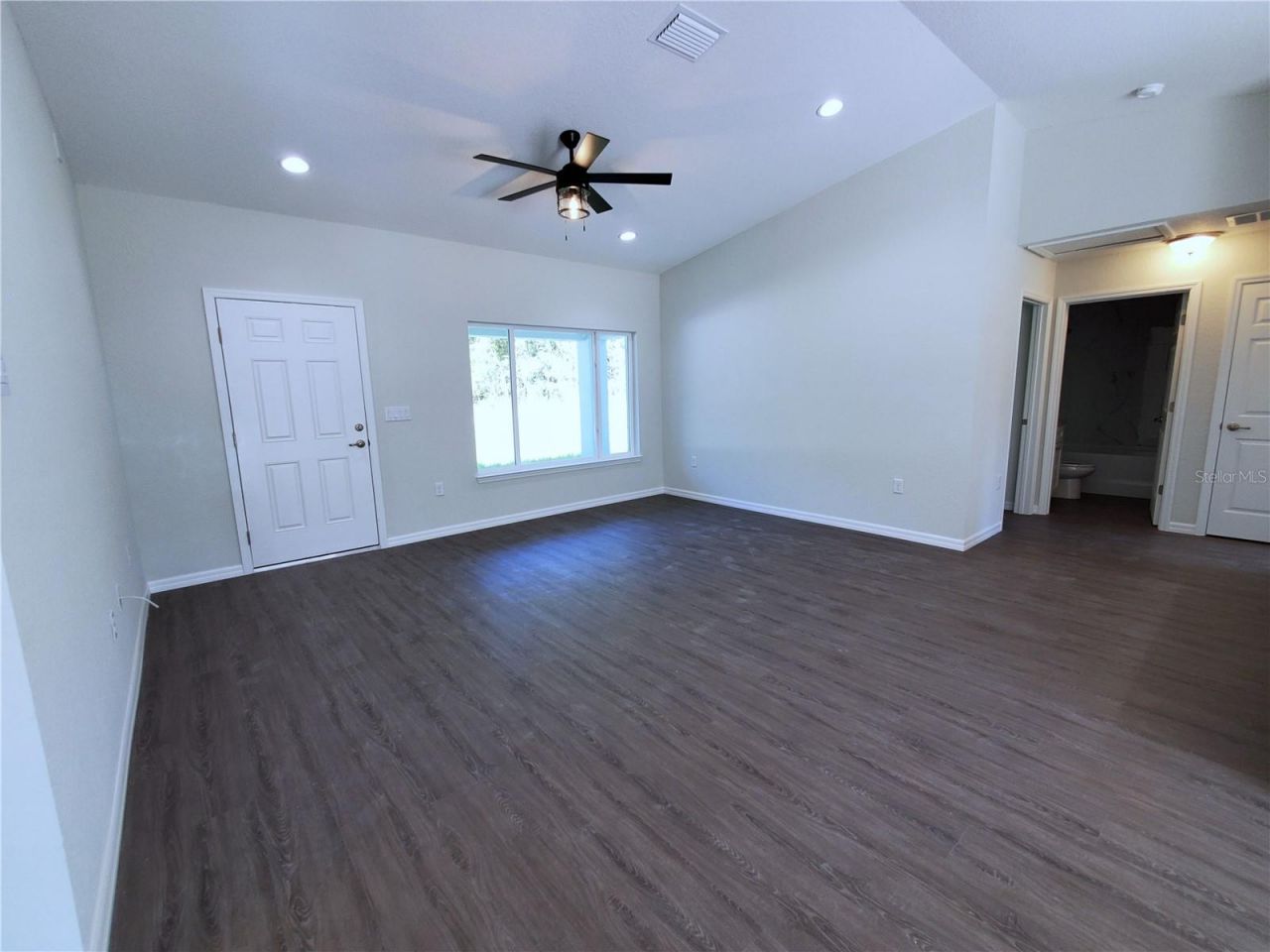 15 Fisher Way Place, Ocklawaha, FL 32179 Photo