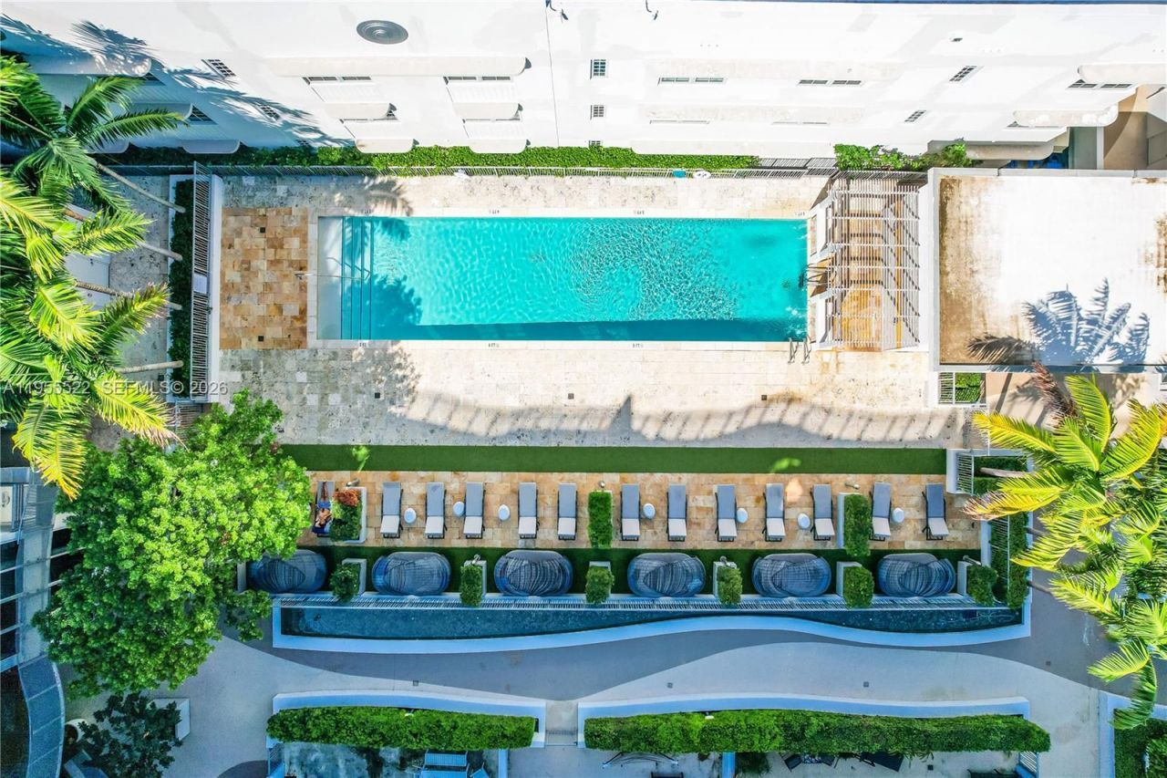 2155 Washington Ct , Unit 210, Miami Beach, FL 33139 Photo