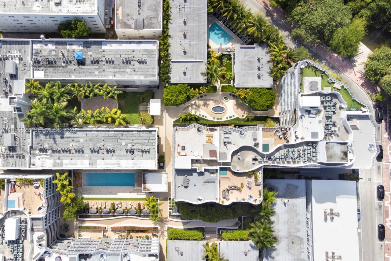 2155 Washington Ct , Unit 210, Miami Beach, FL 33139 Photo