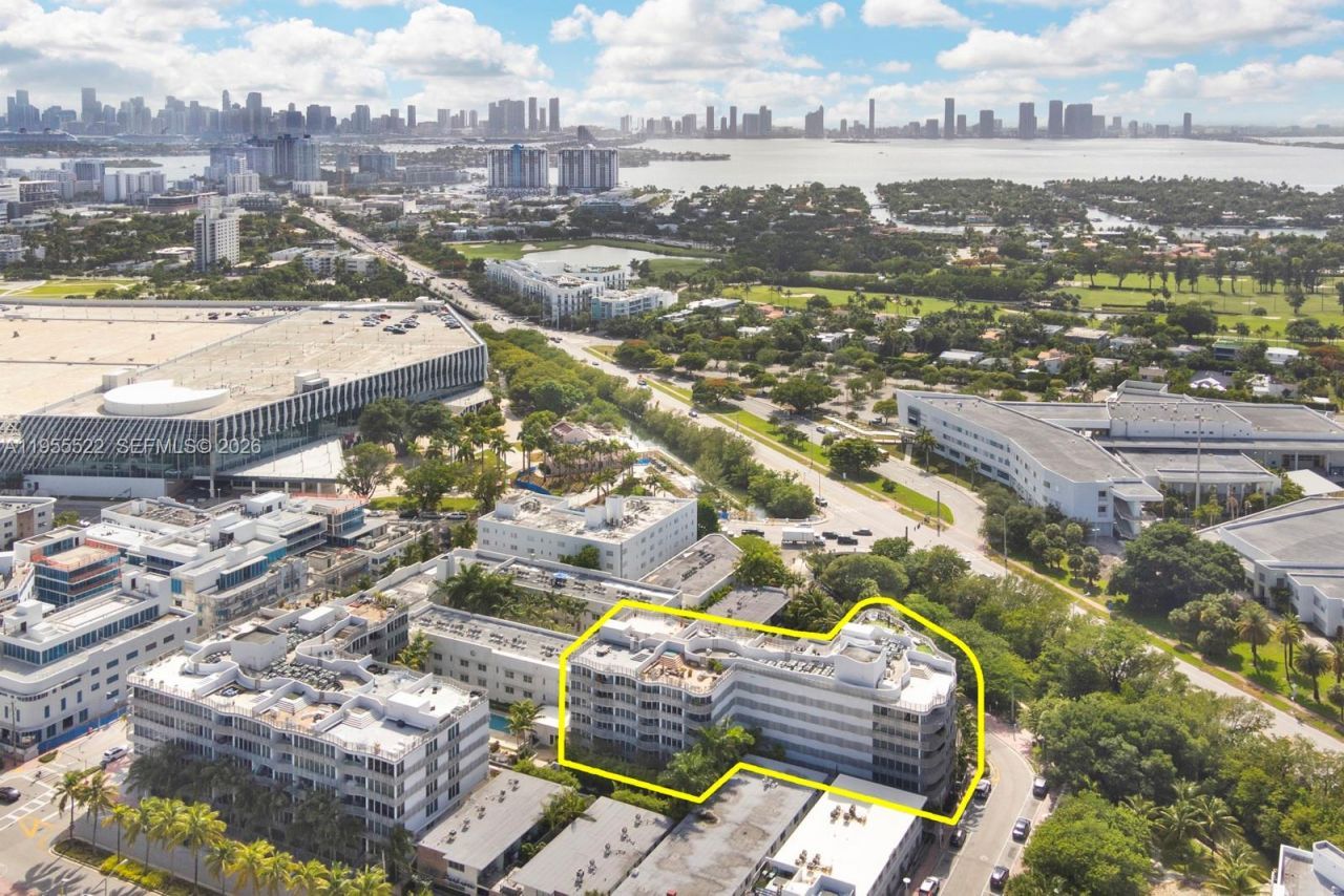 2155 Washington Ct , Unit 210, Miami Beach, FL 33139 Photo