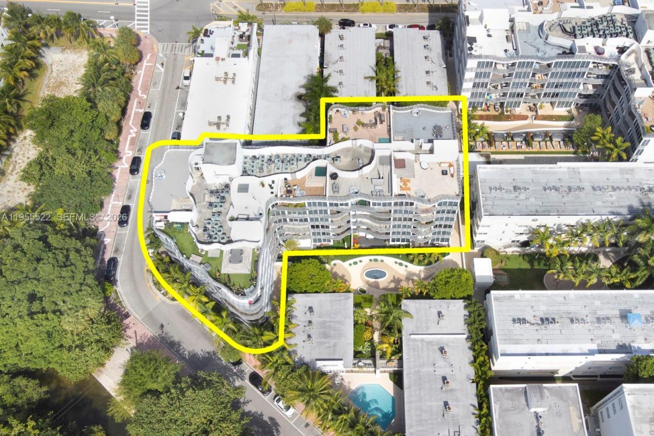 2155 Washington Ct , Unit 210, Miami Beach, FL 33139 Photo