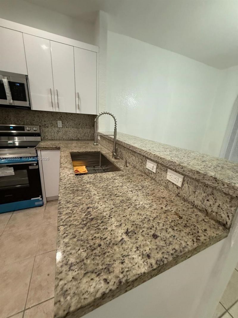 21209 NW 14th Pl, Unit 7-20, Miami Gardens, FL 33169 Photo