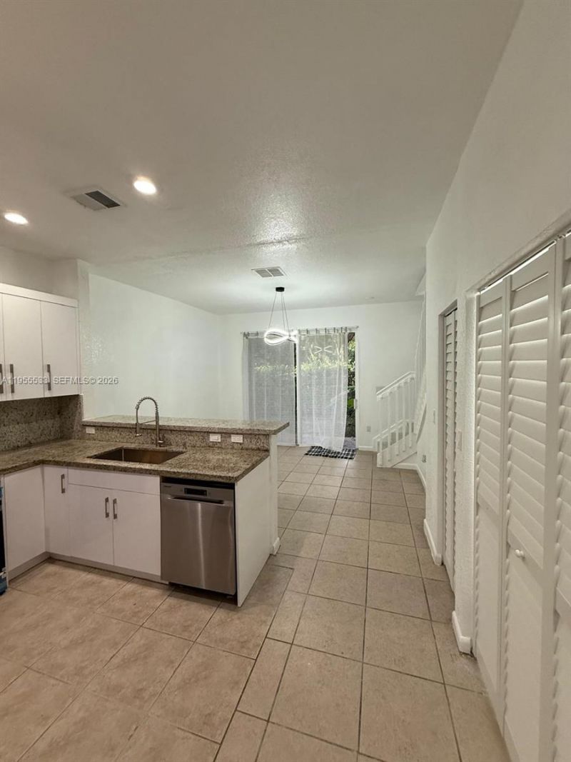 21209 NW 14th Pl, Unit 7-20, Miami Gardens, FL 33169 Photo