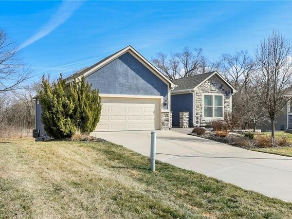 4925 Tallgrass Street, Leavenworth, KS 66048