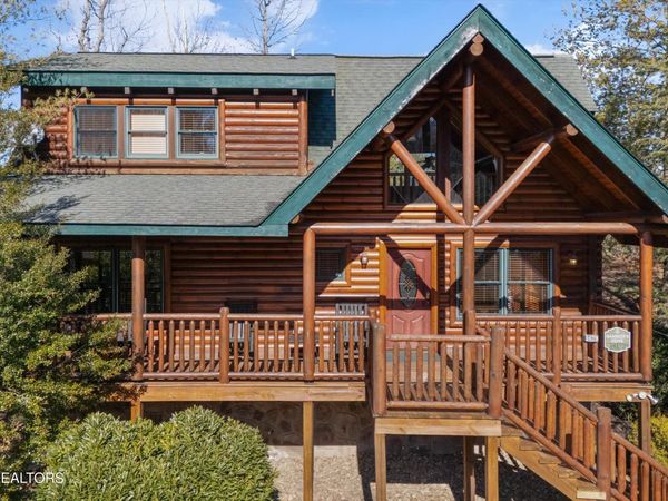 1679 Mountain Lodge Way, Pigeon Forge, TN 37862