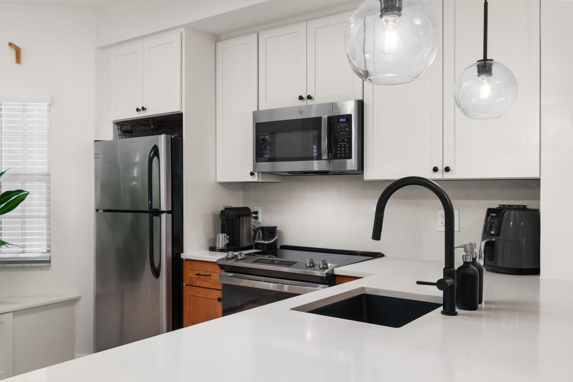 1321 Bayview Drive, Unit 4, Fort Lauderdale, FL 33304 Photo