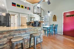 251 Driftwood Lane photo 4