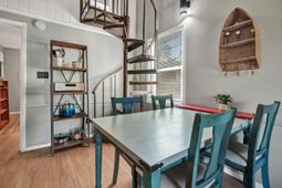 251 Driftwood Lane photo 4