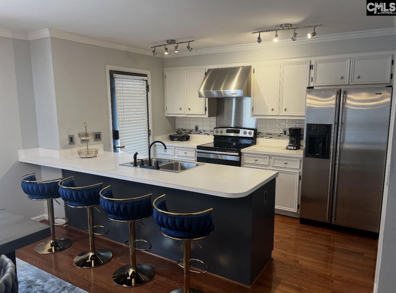 204 River Bluff Boulevard Photo 6