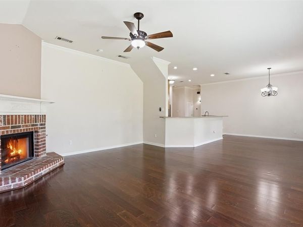 517 Acorn Court, Saginaw, TX 76179