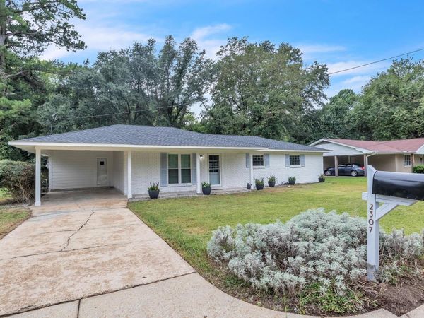 2307 Maple Dr, Starkville, MS 39759